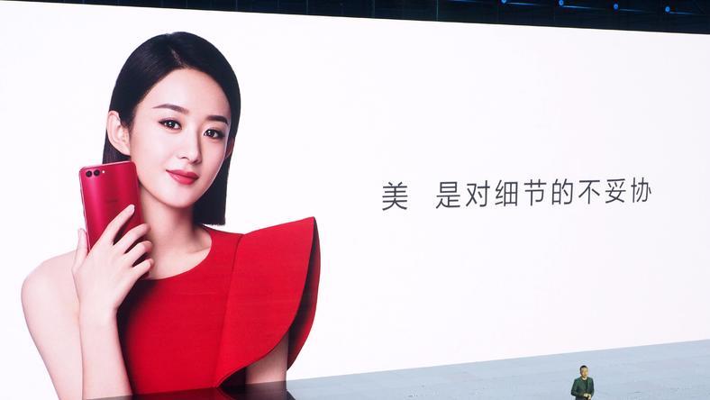 荣耀发布了V10,但80%的时间都没在聊手机